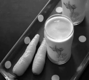 Carrot milk shake