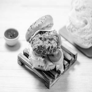 Fried Chicken Bun Sandwich (Non-Veg)