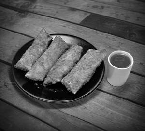 Veg Spring Roll (4 Pcs)