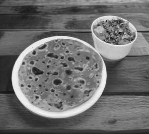 Thepla ( 4 Pcs ) + Sukibhaji