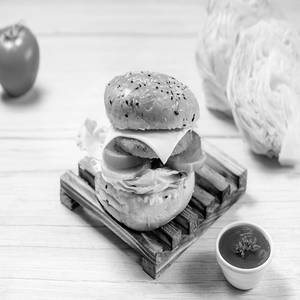 Aloo Tikki Bun Sandwich (Veg)