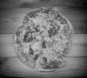 Whole Wheat Veg Must Pizza