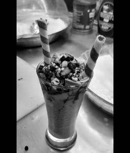 Chocolate falooda