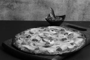 Mr NRI Singh [Sausage Salami Pepperoni Overload] - 11 Inches Pizza