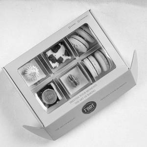 CHEESE CAKE &  MACARON BOX