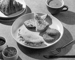 Grilled Chicken And Brie Omelette
