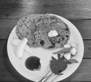 Desi Aloo Paratha (2 Pcs) with chutney
