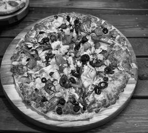 House full loaded pizza special