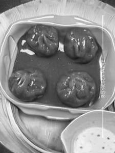 Veg Gravy Momos