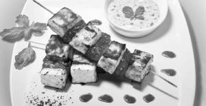 Paneer Lehsuni Tikka