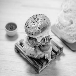 Peri Peri Fried Chicken Patty Bun Sandwich (Non-Veg)