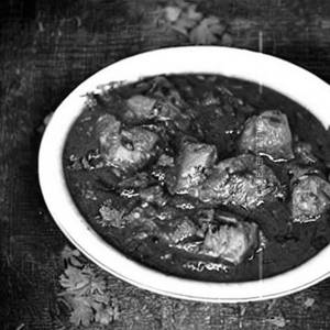Karuveppilai Kozhi Pirattal