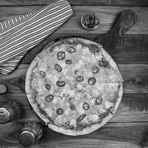 3 Cheese & Jalepeno Pizza