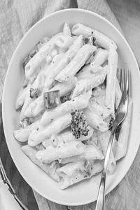 White Sauce Pasta Without Veggies