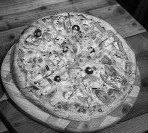 Tandoori paneer pizza