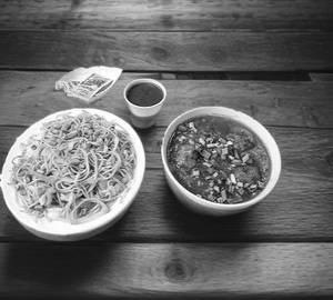 Paneer noodles with chilli paneer