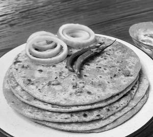 Desi Ghee Aaloo Pyaz Parantha (2)