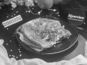 Butter Toast With Omelette
