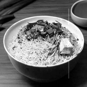 Burnt Garlic Fried Rice Paneer
