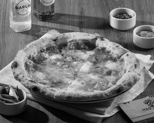 Quattro Formaggi Pizza