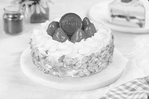 Fresh Cream Strawberry Cake [1/2 Kg]