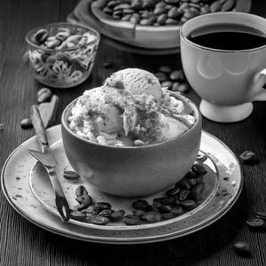 Coffee Coffee Nuts Nuts Ice Cream [500 Ml]