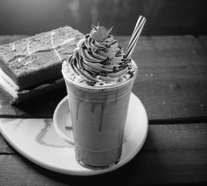 CLASSIC CHOCOLATE SHAKE