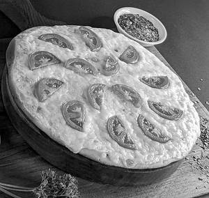 Cheese & Tomato Pizza