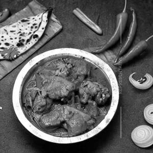 Chicken Varutharacha Curry