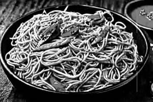 Chicken chilli garlic noodles