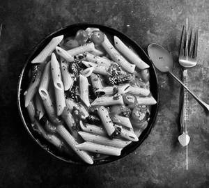 Mix sauce pasta