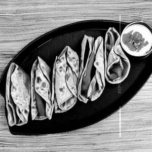 Crispy Veg Jumbo Tortilla Wraps (Chilli)