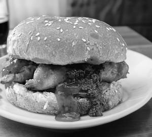 Chicken momo burger
