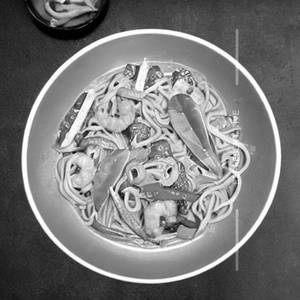 Red/green curry noodles [shrimp]