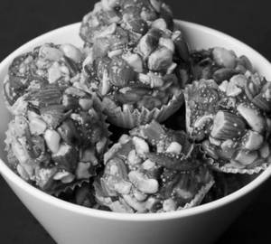 Desi Ghee Dry Fruit Laddu (1 Kg)