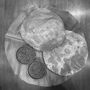 Poori (2) + Vadacurry