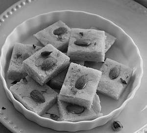 Badam Burfi (1 Kg)