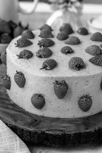 Strawberry flavour cake [1 kg]
