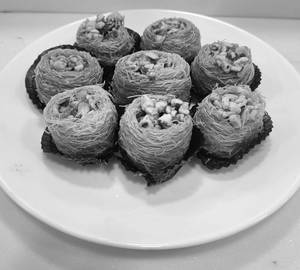 Kunafa Nest Baklawa