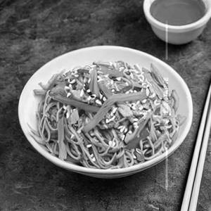 Egg Sesame Chilli Noodles