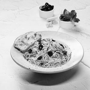 Aglio E Olio Pasta
