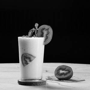 Kiwi Honey Banana Smoothie