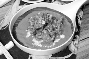 Veg Thick Phanang Curry With Peanuts