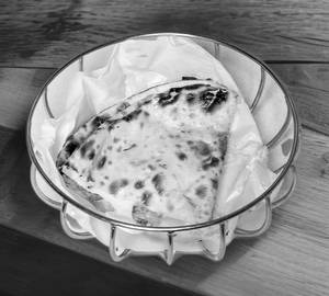 Zafrani Cheese Kulcha
