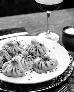 Veg Steamed Momos [8 Pieces]