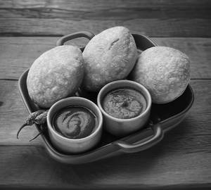 Air Fried Kachori 3 Pcs with 2 Sabji and 2 Chutney
