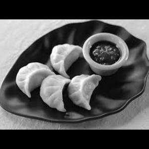 Veg Steam Momos (6 Pcs)