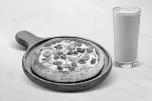 Tandoori Chicken Pizza & Reg-Classic Cold Coffee