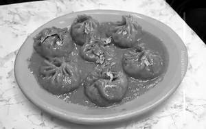 Chicken Tawa Gravy Momos