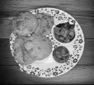 4 Luchi with Chicken Kosha [4 Pieces]